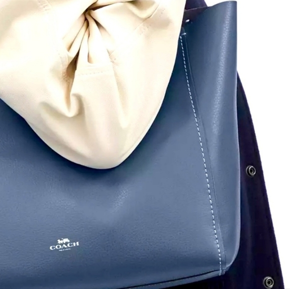 Coach Derby blue leather tote - Picture 2 of 10